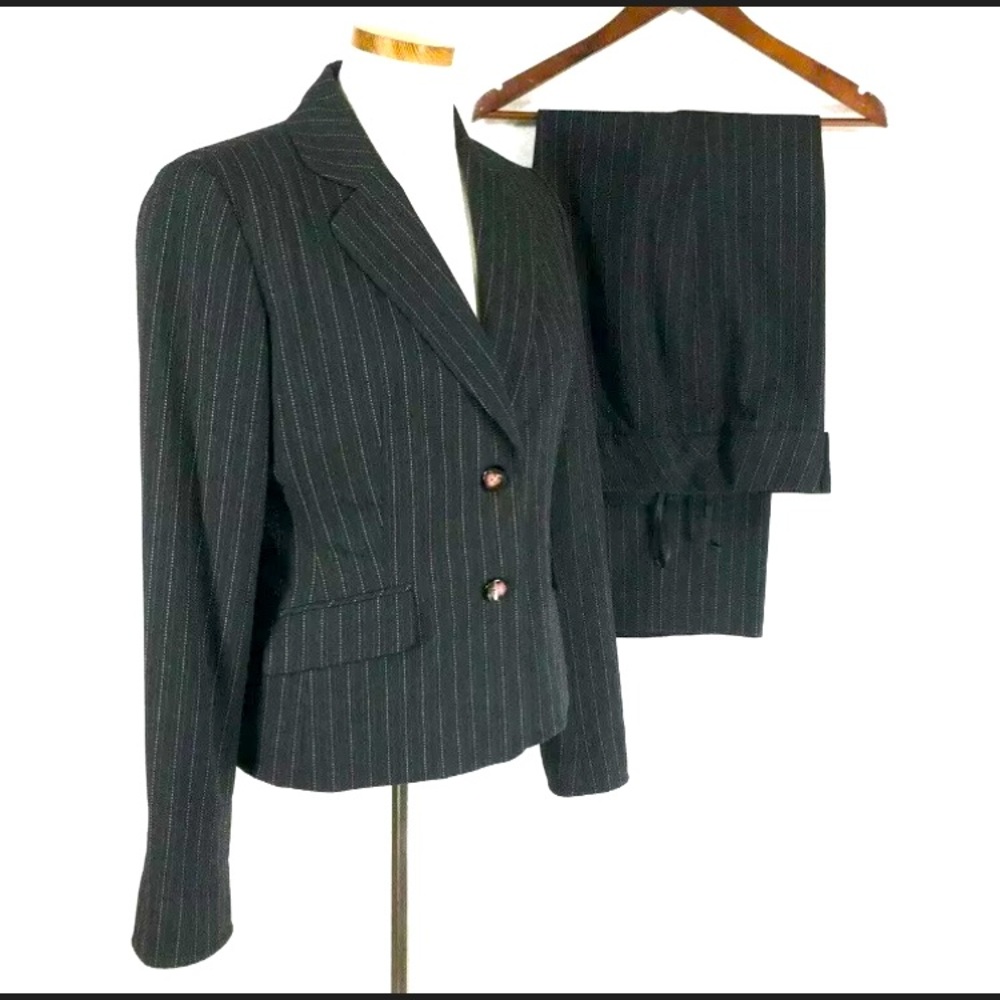 Jones New York Petite Womans Black Pant Suit 10P